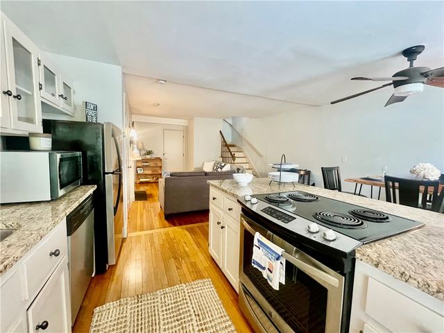 446 Bellevue Avenue 6, Newport, RI 02840