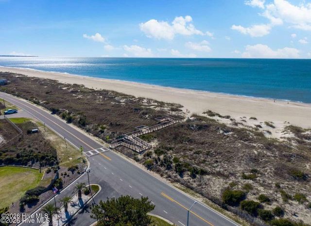 102 Oceangreens Lane, Oak Island, NC 28465