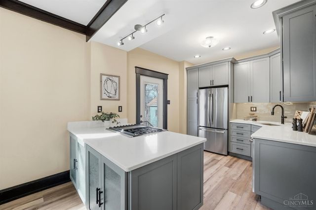 6649 Bantry Avenue, Cincinnati, OH 45213