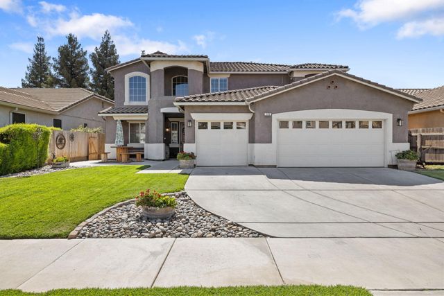 303 E Elkhorn Avenue, Visalia, CA 93277