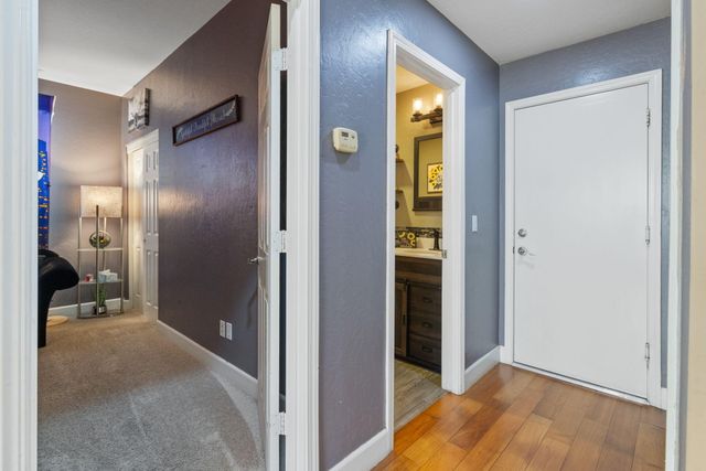 303 E Elkhorn Avenue, Visalia, CA 93277