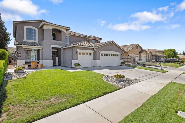 303 E Elkhorn Avenue, Visalia, CA 93277