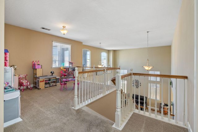 303 E Elkhorn Avenue, Visalia, CA 93277