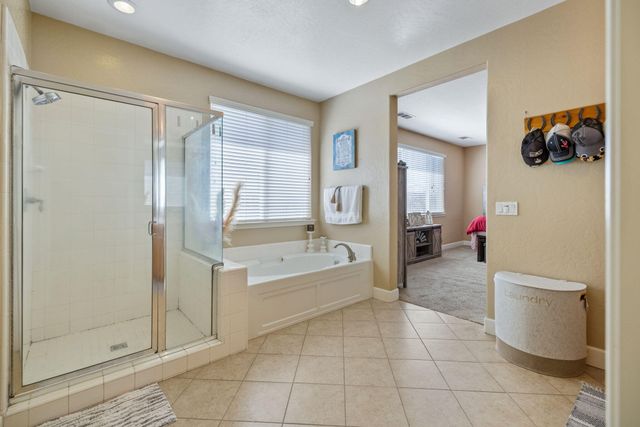 303 E Elkhorn Avenue, Visalia, CA 93277