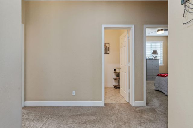 303 E Elkhorn Avenue, Visalia, CA 93277