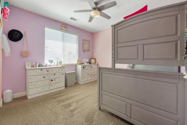 303 E Elkhorn Avenue, Visalia, CA 93277