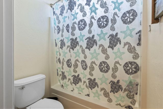 303 E Elkhorn Avenue, Visalia, CA 93277