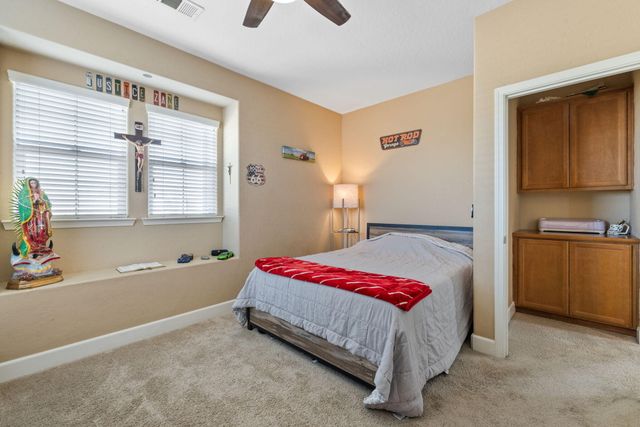 303 E Elkhorn Avenue, Visalia, CA 93277