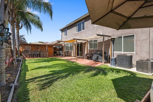 303 E Elkhorn Avenue, Visalia, CA 93277