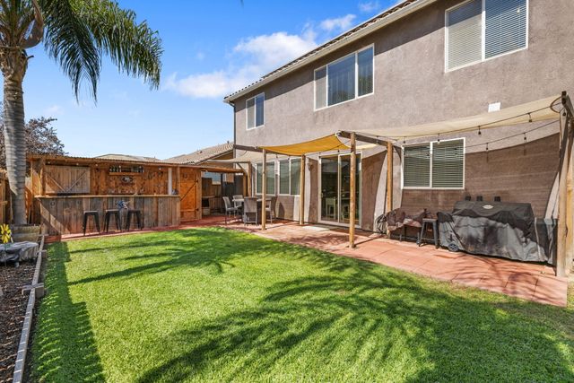 303 E Elkhorn Avenue, Visalia, CA 93277