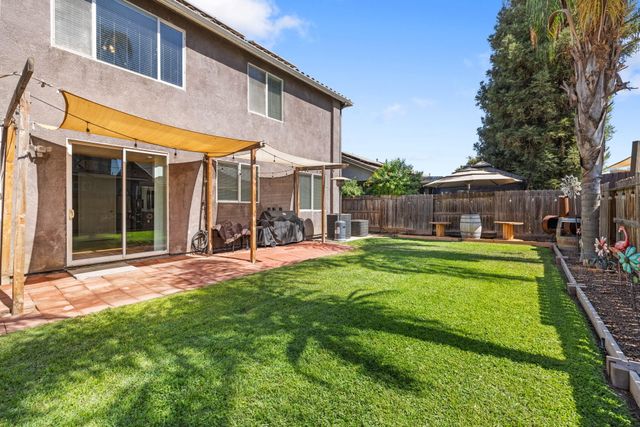 303 E Elkhorn Avenue, Visalia, CA 93277