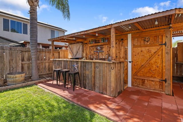 303 E Elkhorn Avenue, Visalia, CA 93277