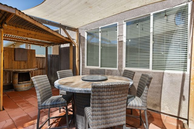 303 E Elkhorn Avenue, Visalia, CA 93277