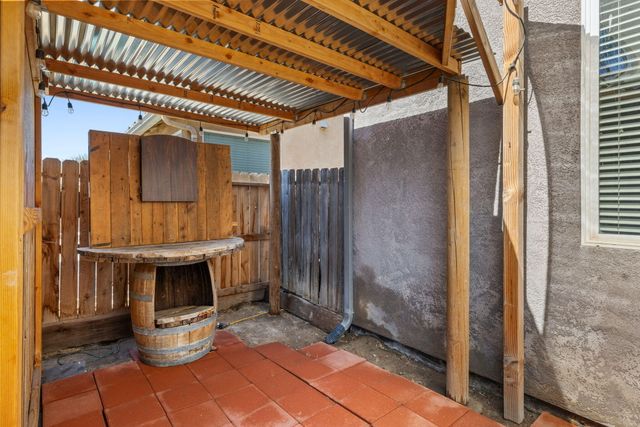 303 E Elkhorn Avenue, Visalia, CA 93277