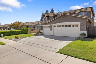 303 E Elkhorn Avenue, Visalia, CA 93277