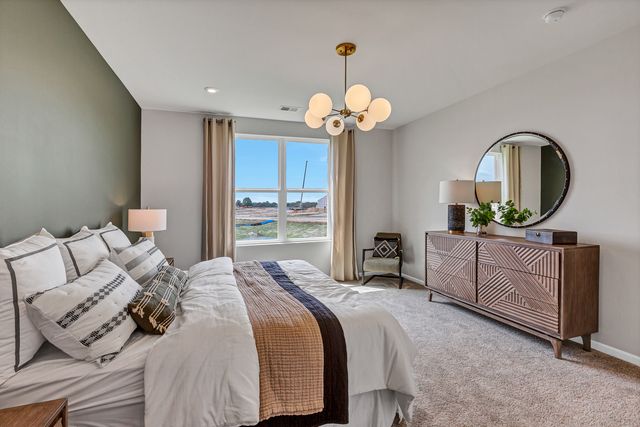 2798 Spring Circle South, Lindenhurst, IL 60046