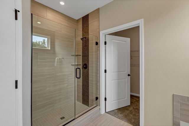 2798 Spring Circle South, Lindenhurst, IL 60046