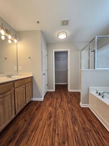 3352 Castleberry Village Circle, Cumming, GA 30040