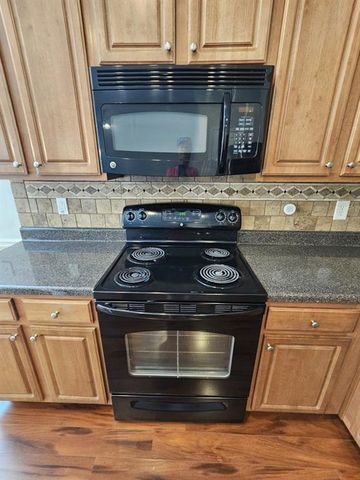 3352 Castleberry Village Circle, Cumming, GA 30040