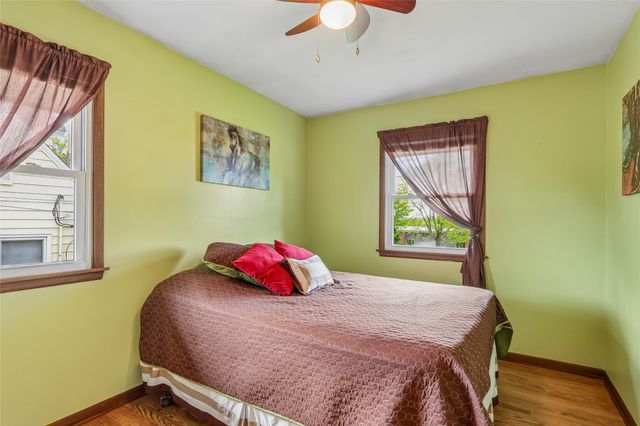 108 E Leach Avenue, Des Moines, IA 50315