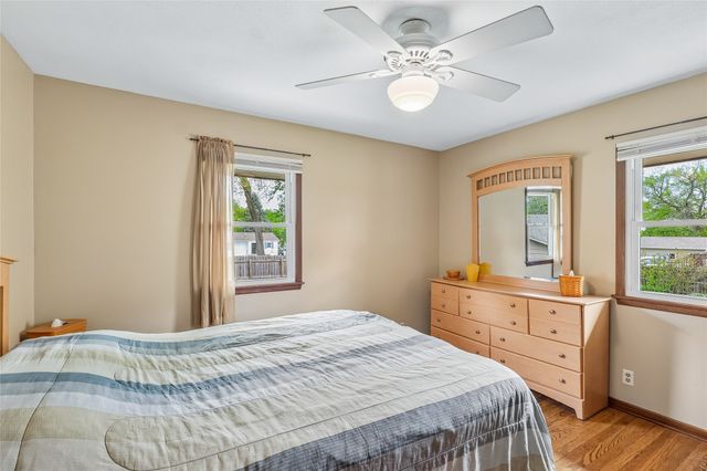 108 E Leach Avenue, Des Moines, IA 50315