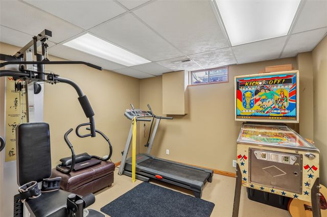 108 E Leach Avenue, Des Moines, IA 50315