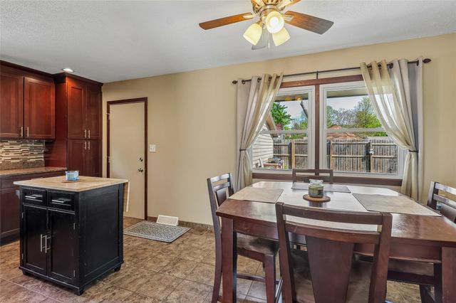 108 E Leach Avenue, Des Moines, IA 50315