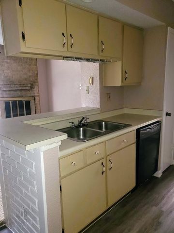 250 El Dorado 296, Webster, TX 77598