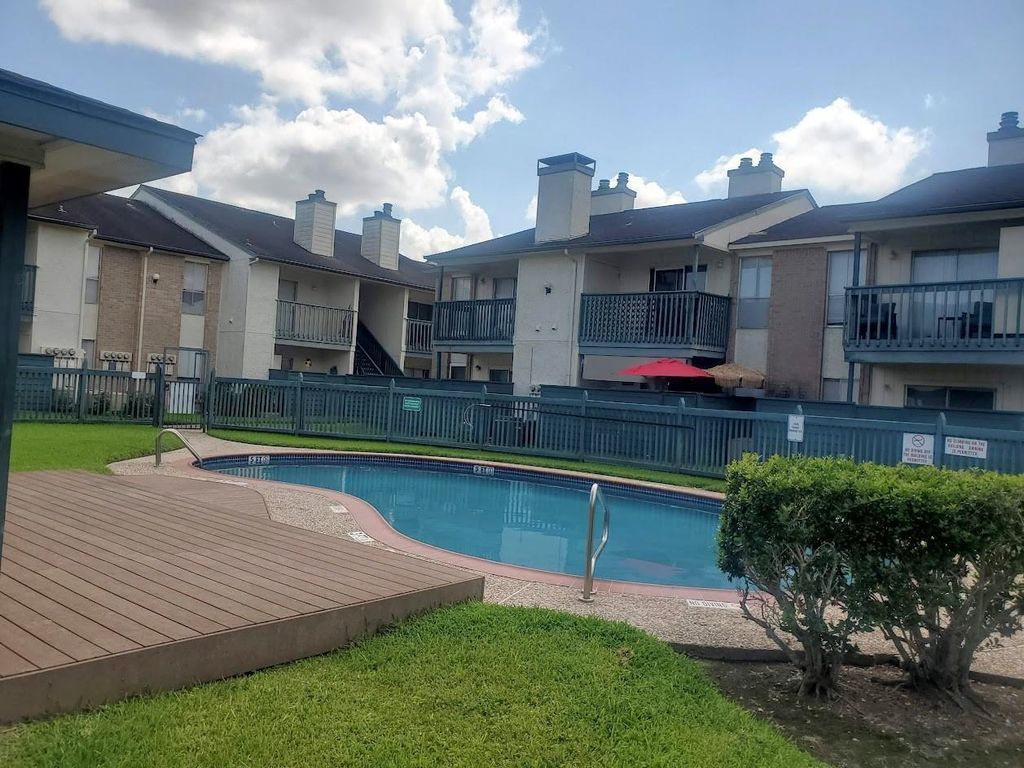 250 El Dorado 296, Webster, TX 77598