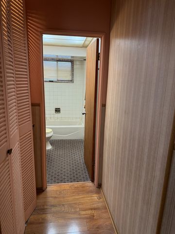 17226 Community Street, Lansing, IL 60438