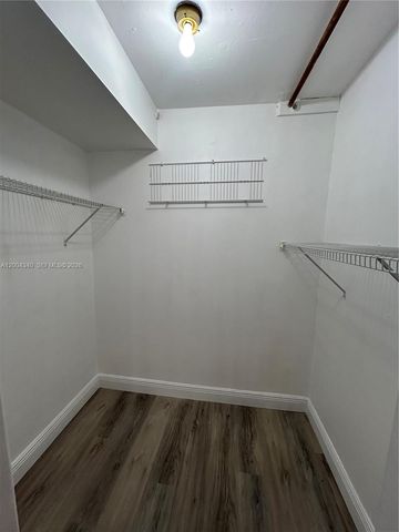 8962 S Hollybrook Blvd 202, Pembroke Pines, FL 33025