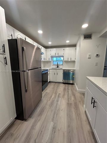 8962 S Hollybrook Blvd 202, Pembroke Pines, FL 33025