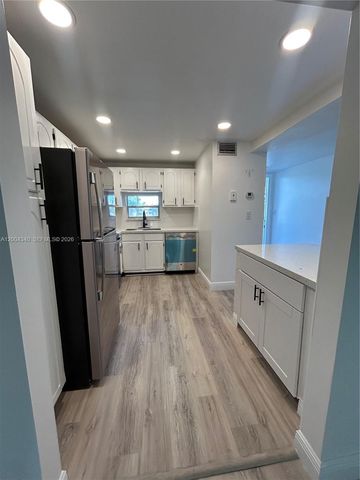 8962 S Hollybrook Blvd 202, Pembroke Pines, FL 33025