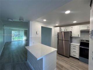 8962 S Hollybrook Blvd 202, Pembroke Pines, FL 33025