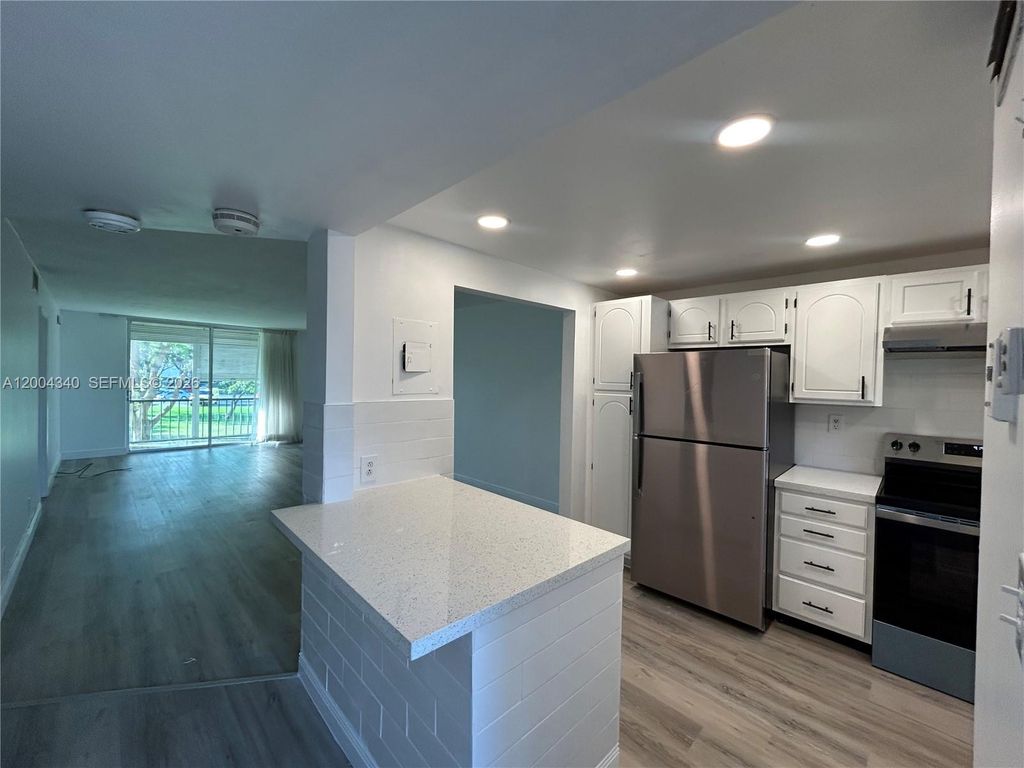 8962 S Hollybrook Blvd 202, Pembroke Pines, FL 33025