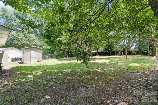 208 Tomberlin Road, Mount Holly, NC 28120