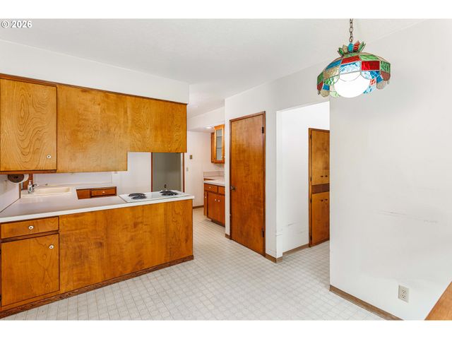 5010 Sw MILES St, Portland, OR 97219