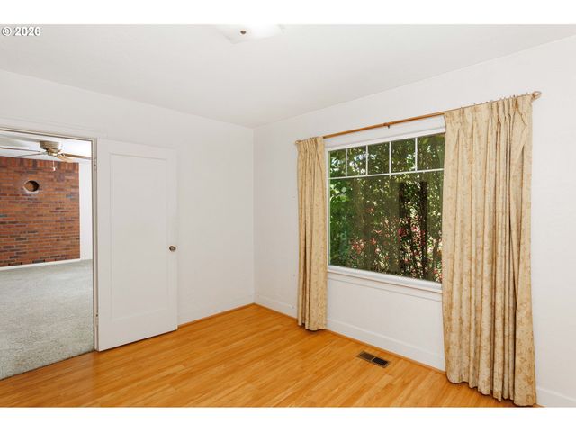 5010 Sw MILES St, Portland, OR 97219