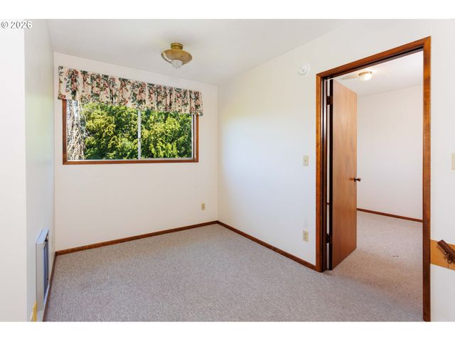 5010 Sw MILES St, Portland, OR 97219