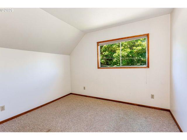 5010 Sw MILES St, Portland, OR 97219