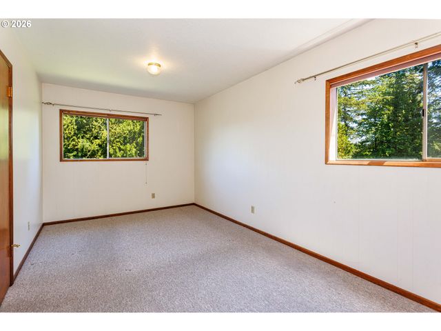 5010 Sw MILES St, Portland, OR 97219