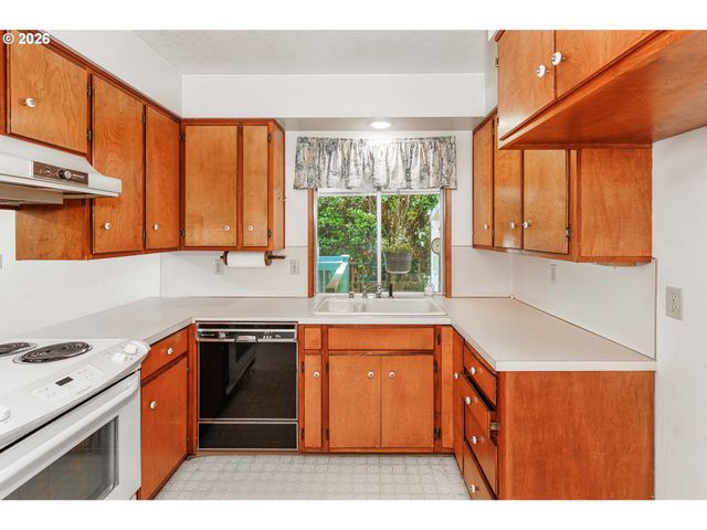 5010 Sw MILES St, Portland, OR 97219