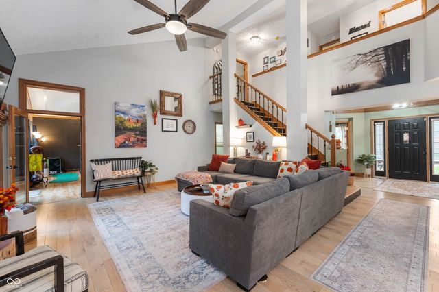 11612 Victoria Court, Carmel, IN 46033