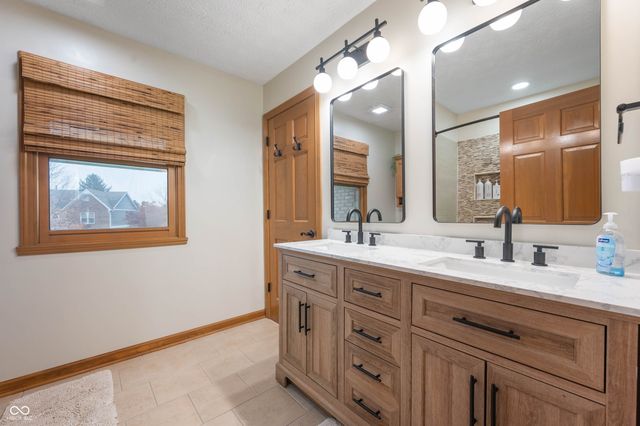 11612 Victoria Court, Carmel, IN 46033