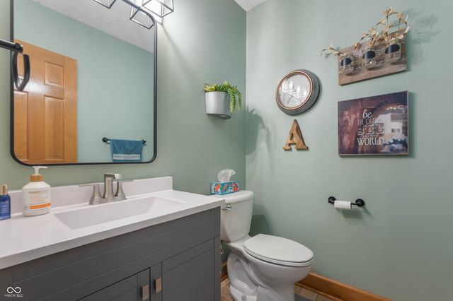 11612 Victoria Court, Carmel, IN 46033