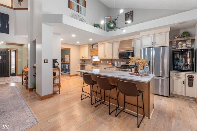 11612 Victoria Court, Carmel, IN 46033