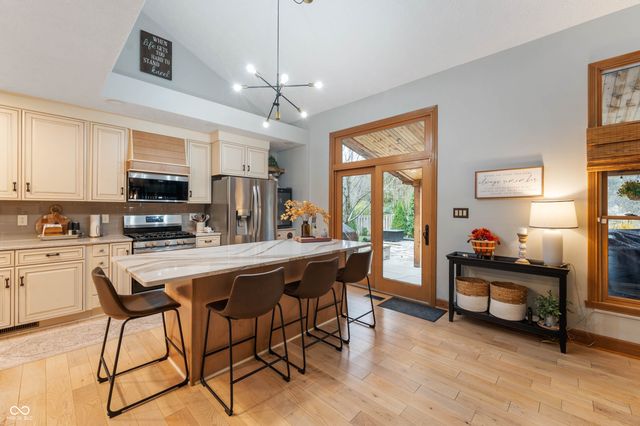 11612 Victoria Court, Carmel, IN 46033