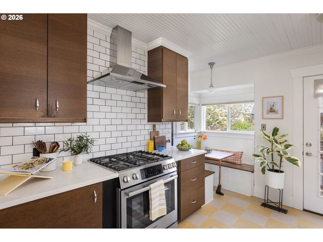 7236 N FENWICK Ave, Portland, OR 97217