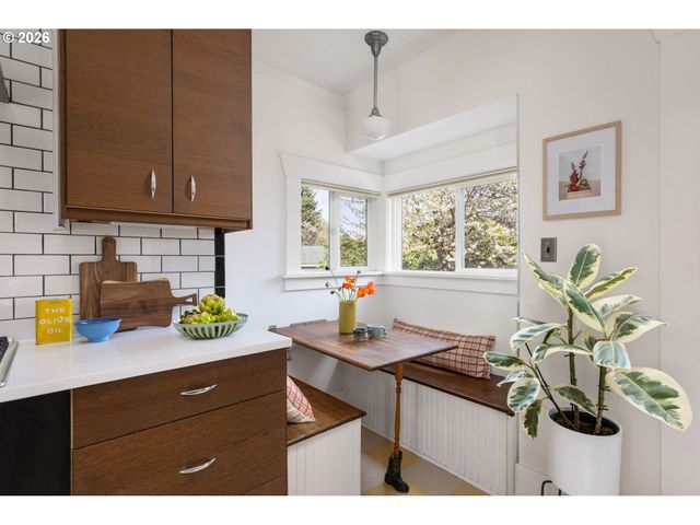 7236 N FENWICK Ave, Portland, OR 97217