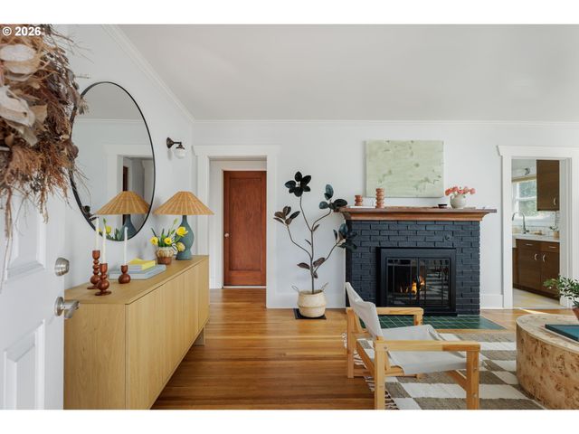 7236 N FENWICK Ave, Portland, OR 97217